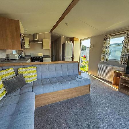 Lovely 8 Berth Caravan In Southview Holiday Park, Ref 33042Tc Скегнес Екстериор снимка