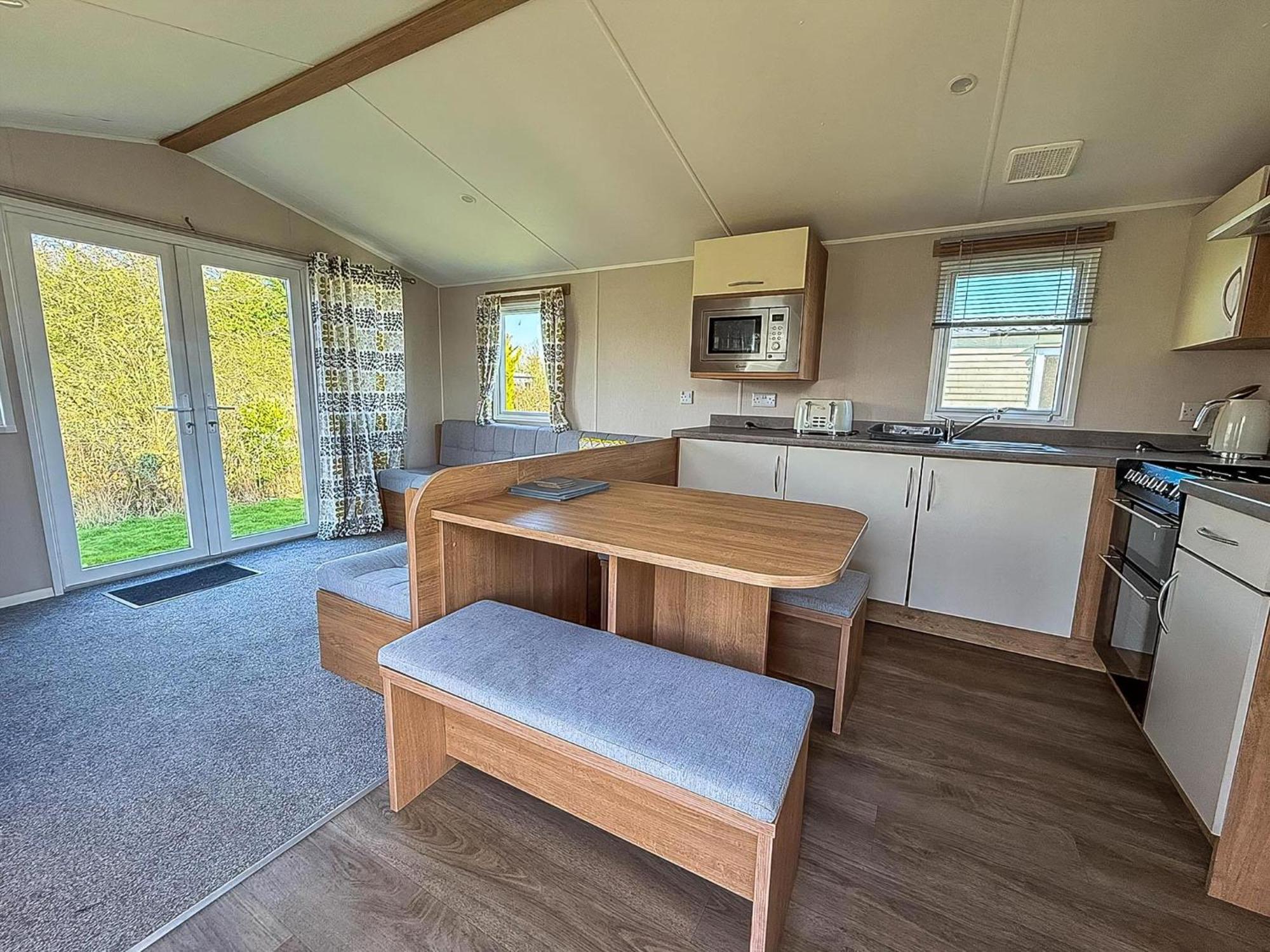 Lovely 8 Berth Caravan In Southview Holiday Park, Ref 33042Tc Скегнес Екстериор снимка
