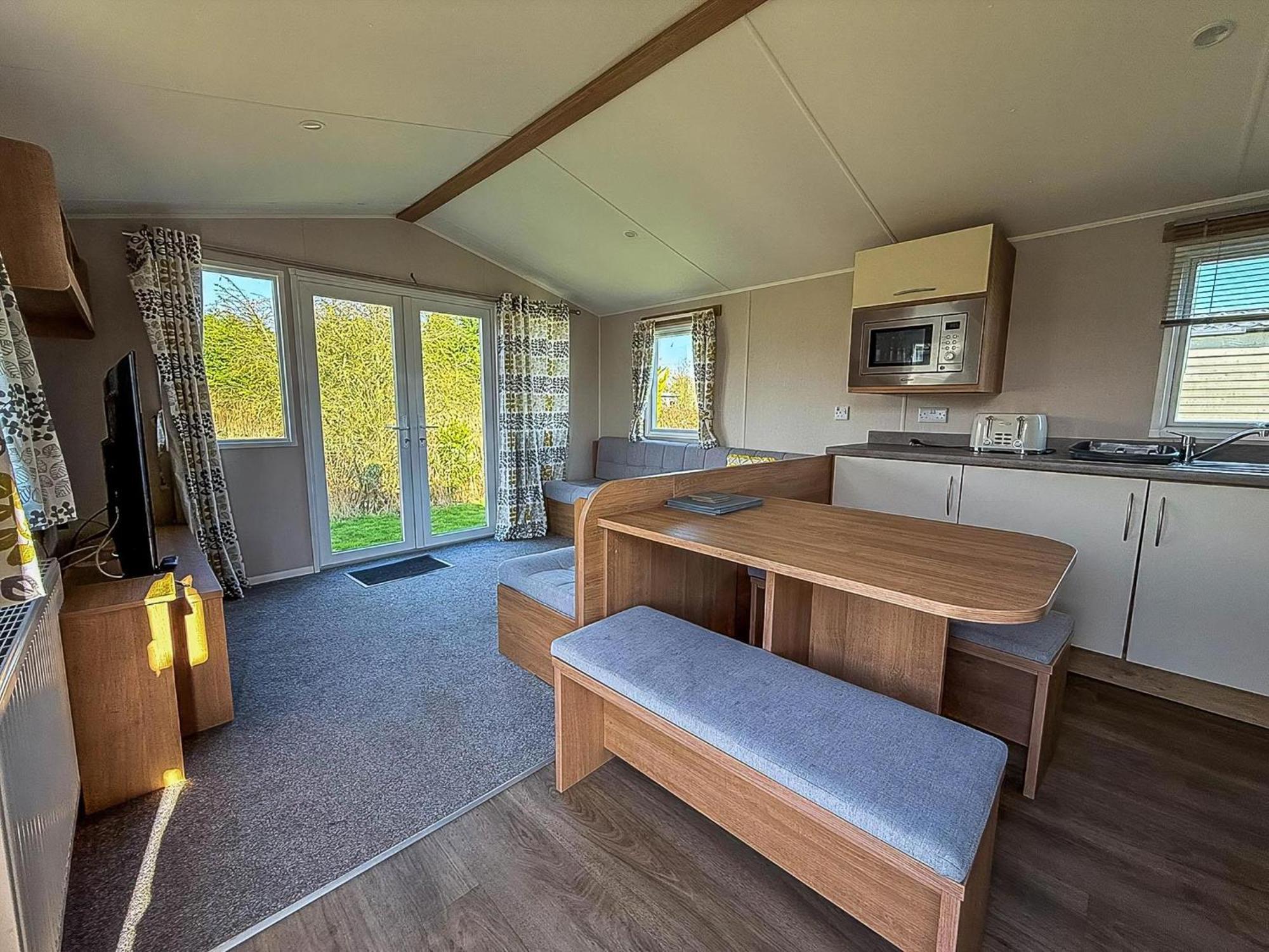 Lovely 8 Berth Caravan In Southview Holiday Park, Ref 33042Tc Скегнес Екстериор снимка
